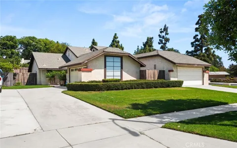 8584 Sandalwood Court