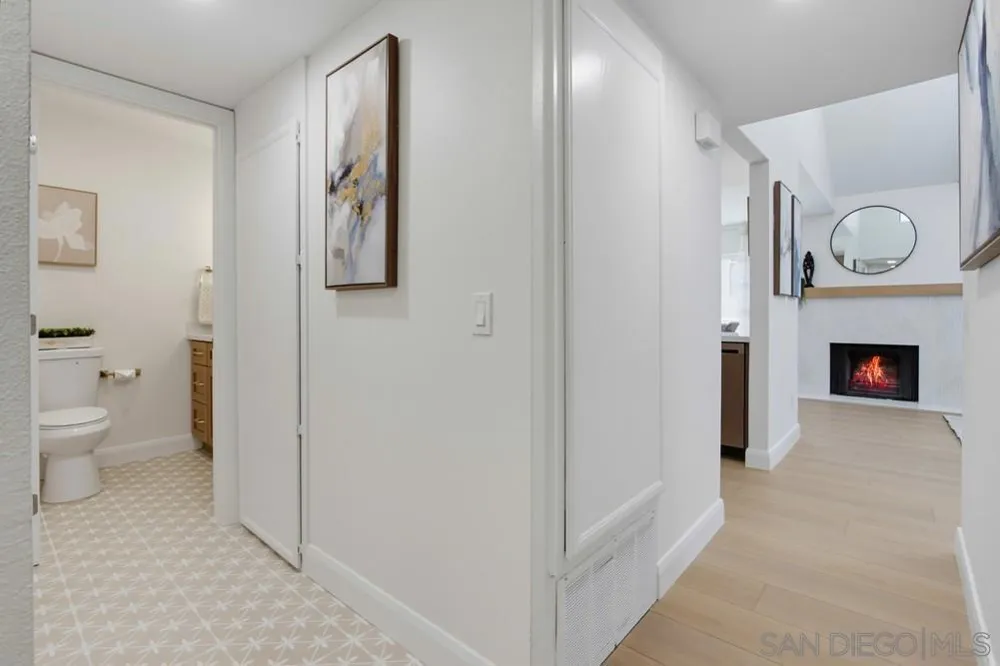 387 Melrose #D Vista, CA 92083
