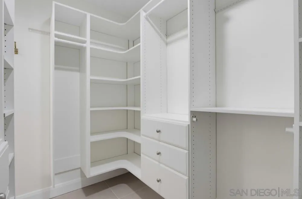 387 Melrose #D Vista, CA 92083