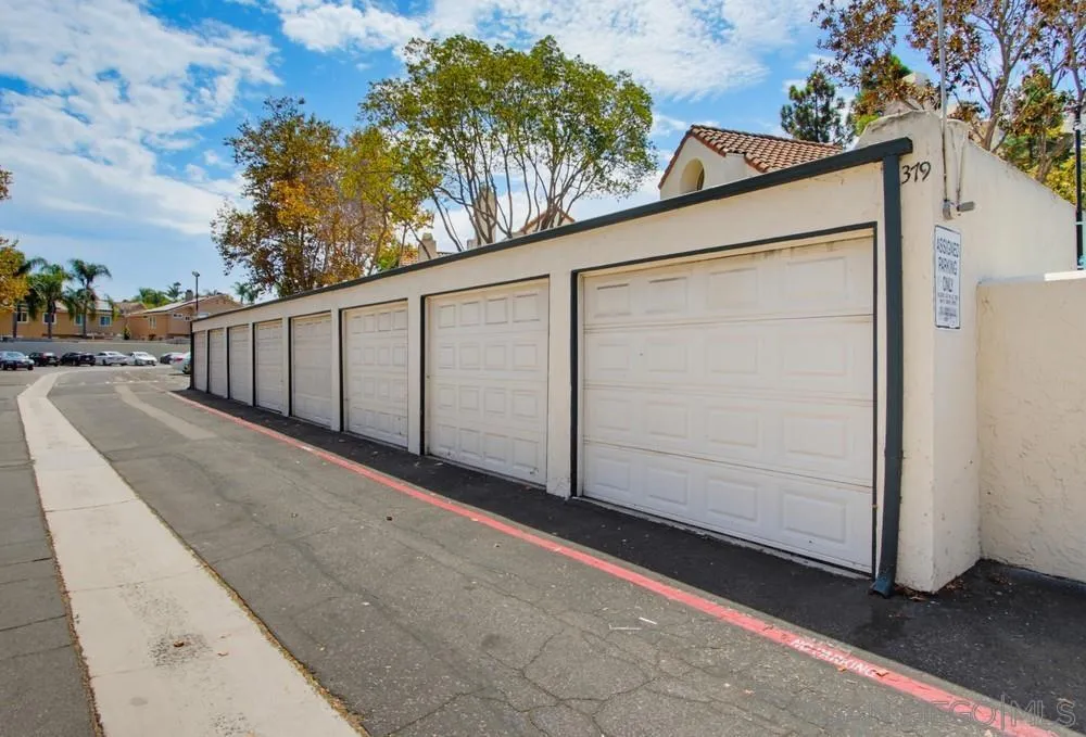 387 Melrose #D Vista, CA 92083
