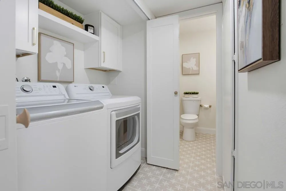 387 Melrose #D Vista, CA 92083