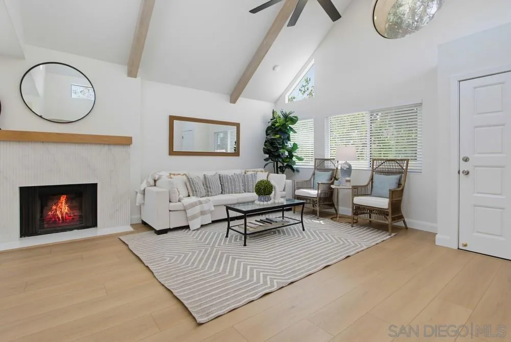 387 Melrose #D Vista, CA 92083