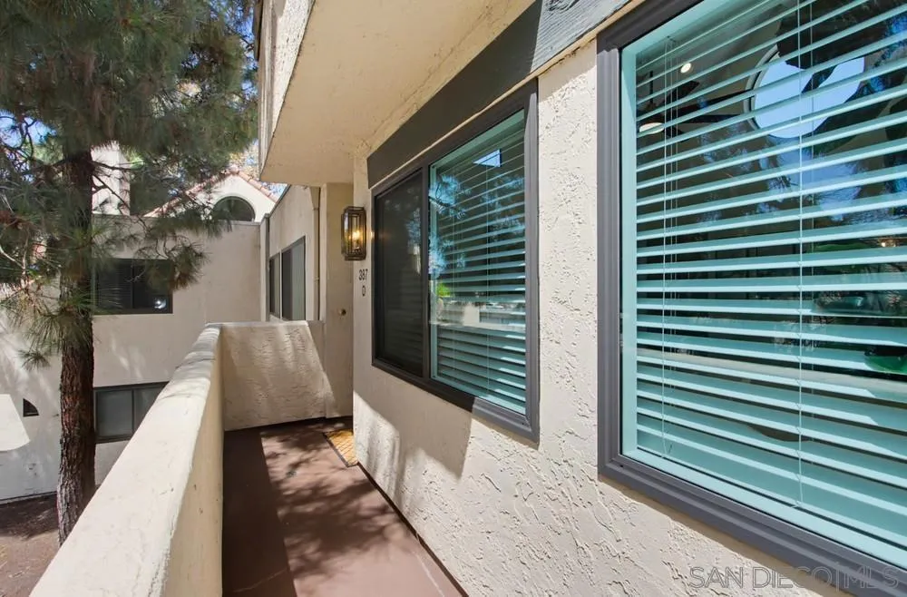 387 Melrose #D Vista, CA 92083