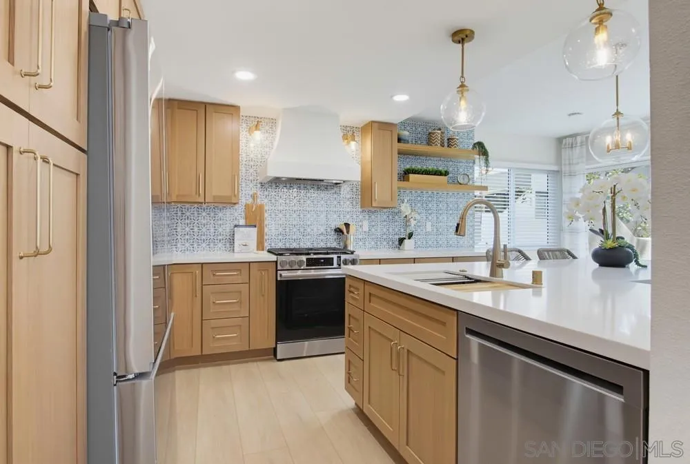 387 Melrose #D Vista, CA 92083