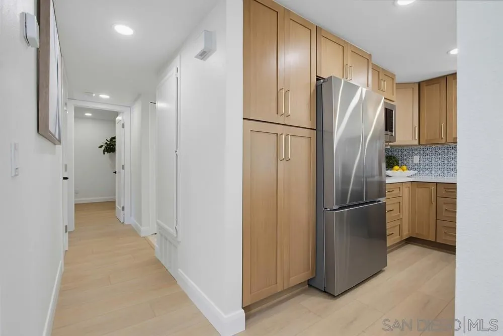 387 Melrose #D Vista, CA 92083