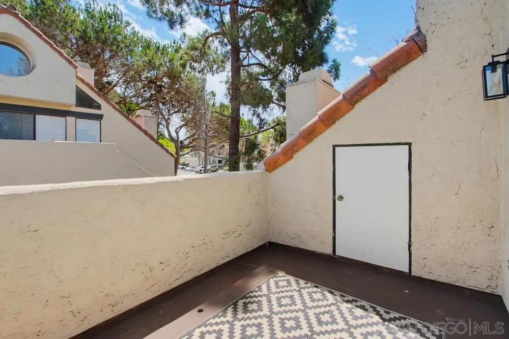 387 Melrose #D Vista, CA 92083