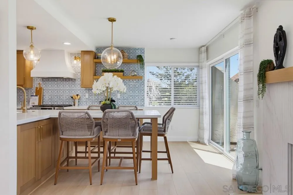 387 Melrose #D Vista, CA 92083