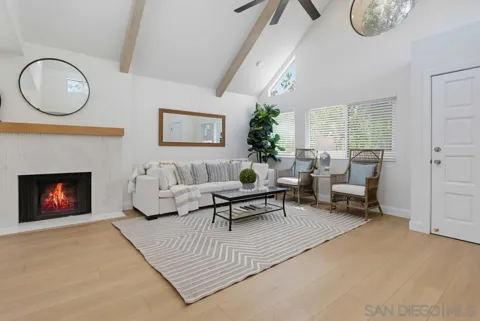 387 Melrose #D