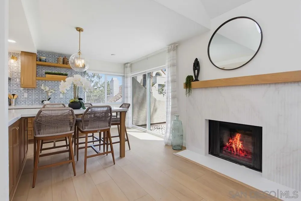 387 Melrose #D Vista, CA 92083