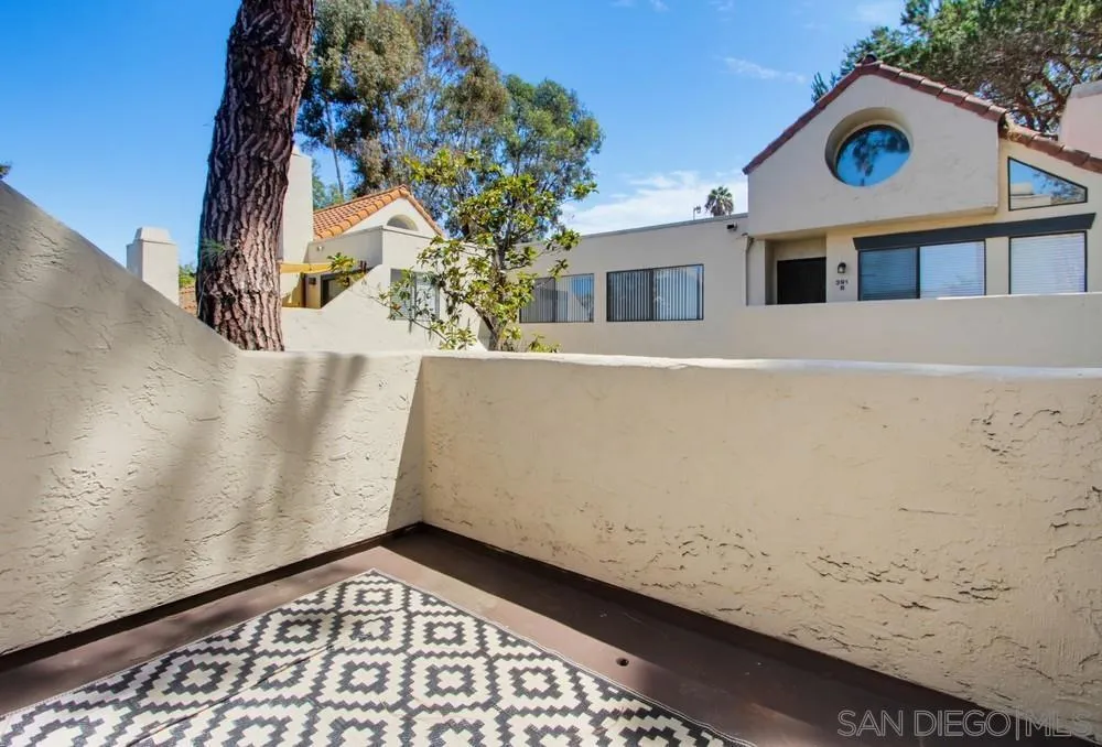 387 Melrose #D Vista, CA 92083