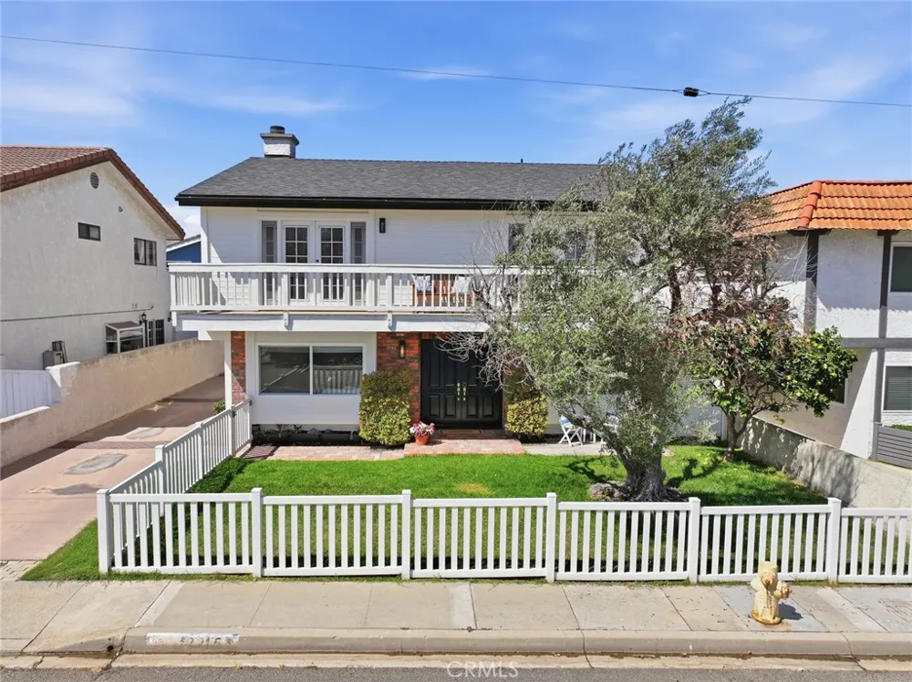 2215 Curtis Avenue #A Redondo Beach, CA 90278