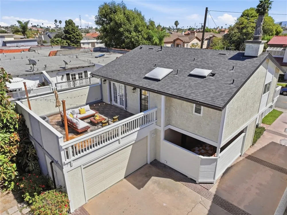 2215 Curtis Avenue #A Redondo Beach, CA 90278