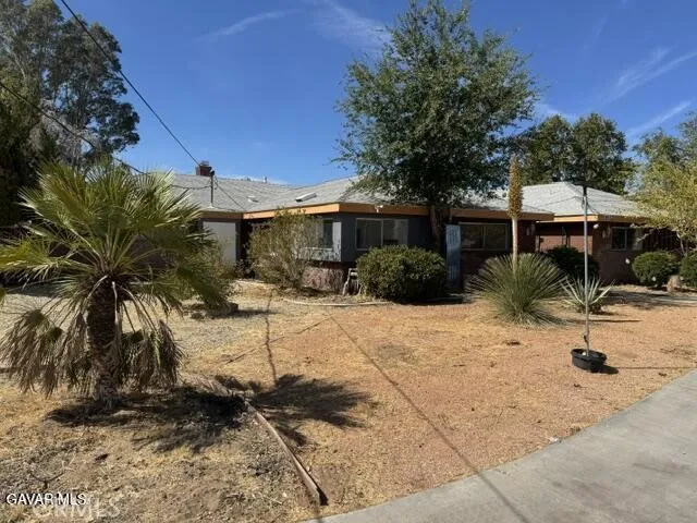 1902 W Avenue L Lancaster, CA 93534