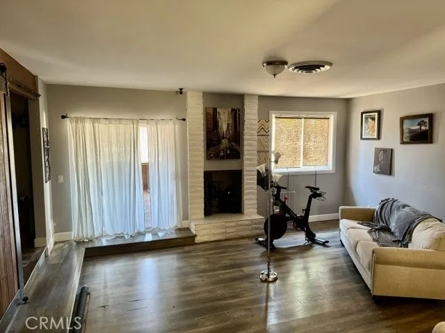 1902 W Avenue L Lancaster, CA 93534