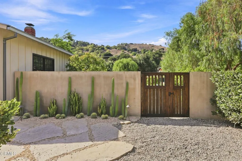 11013 Creek Road Ojai, CA 93023
