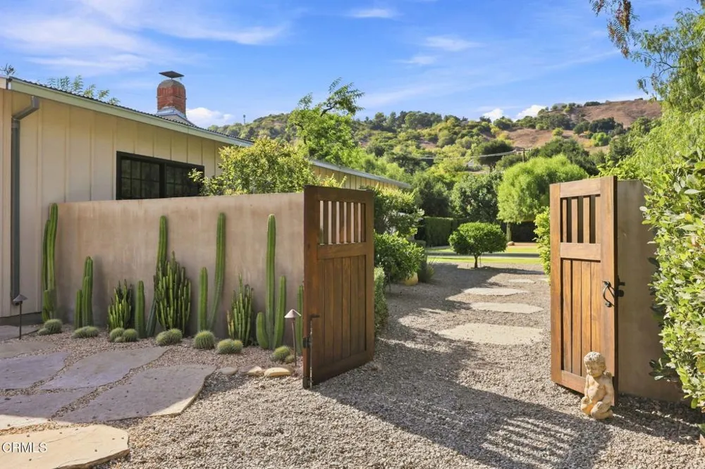 11013 Creek Road Ojai, CA 93023