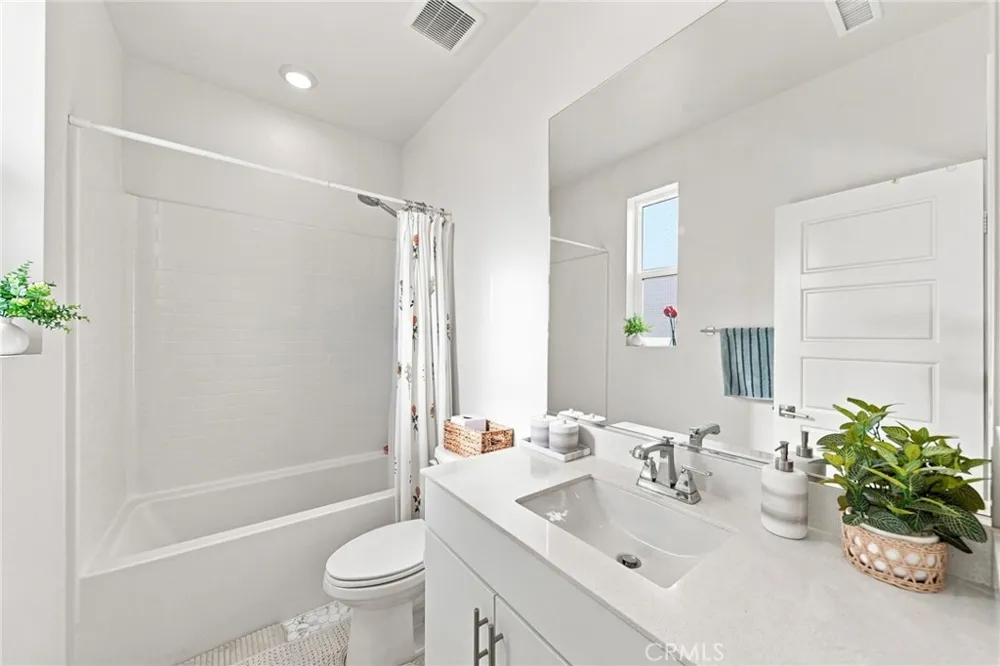 27035 Tanager Valencia, CA 91381