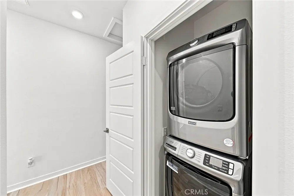 27035 Tanager Valencia, CA 91381