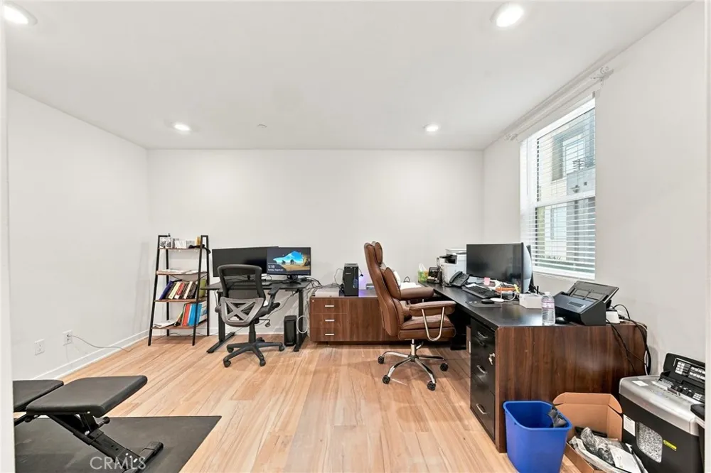 27035 Tanager Valencia, CA 91381