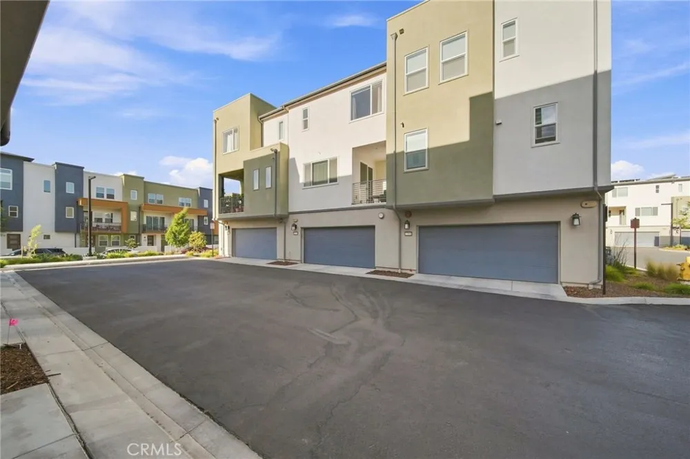 27035 Tanager Valencia, CA 91381