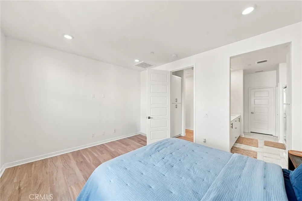 27035 Tanager Valencia, CA 91381
