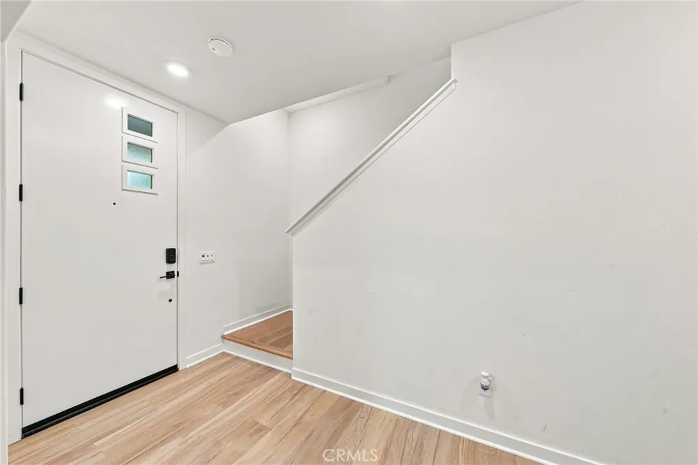 27035 Tanager Valencia, CA 91381
