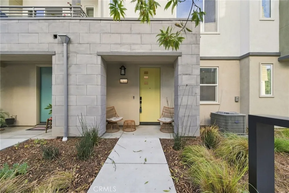 27035 Tanager Valencia, CA 91381