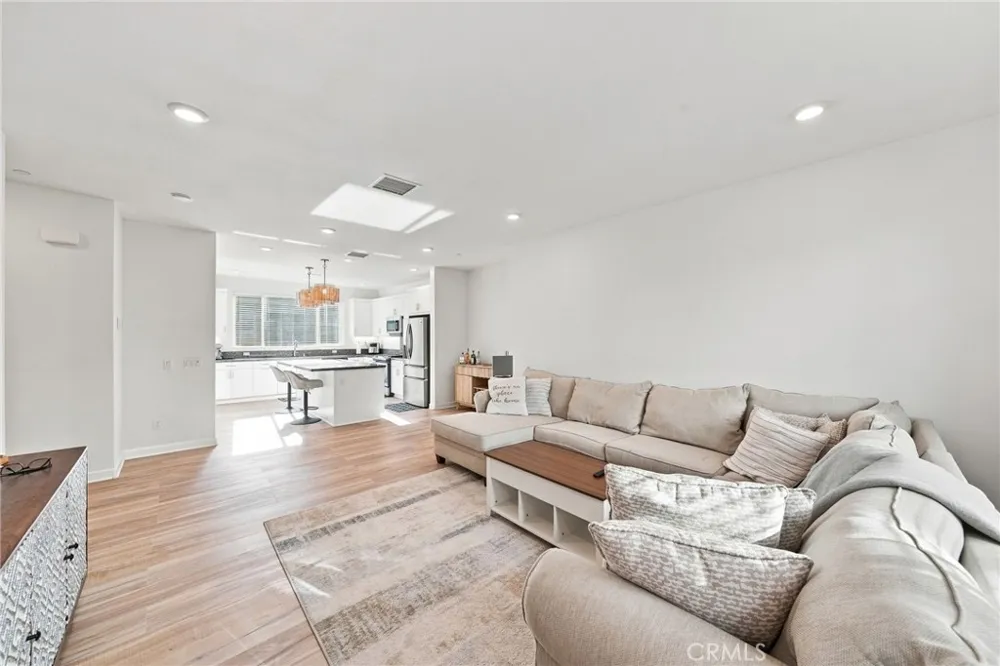 27035 Tanager Valencia, CA 91381