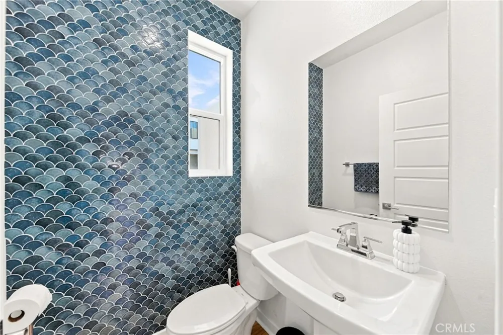 27035 Tanager Valencia, CA 91381