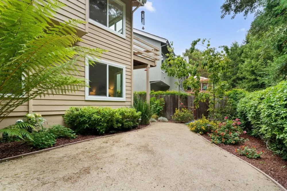 273 Dry Creek Road Aptos, CA 95003