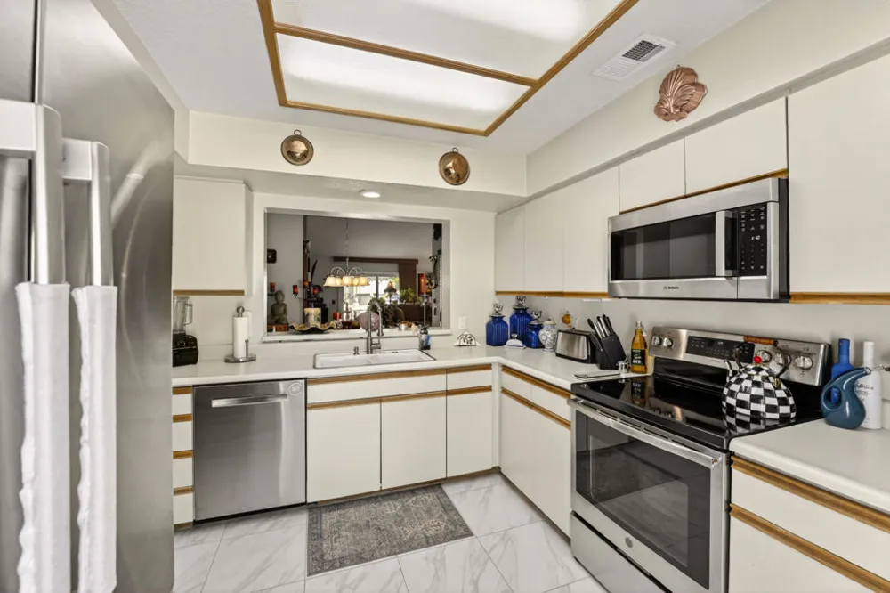 218 Desert Falls Drive E Palm Desert, CA 92211