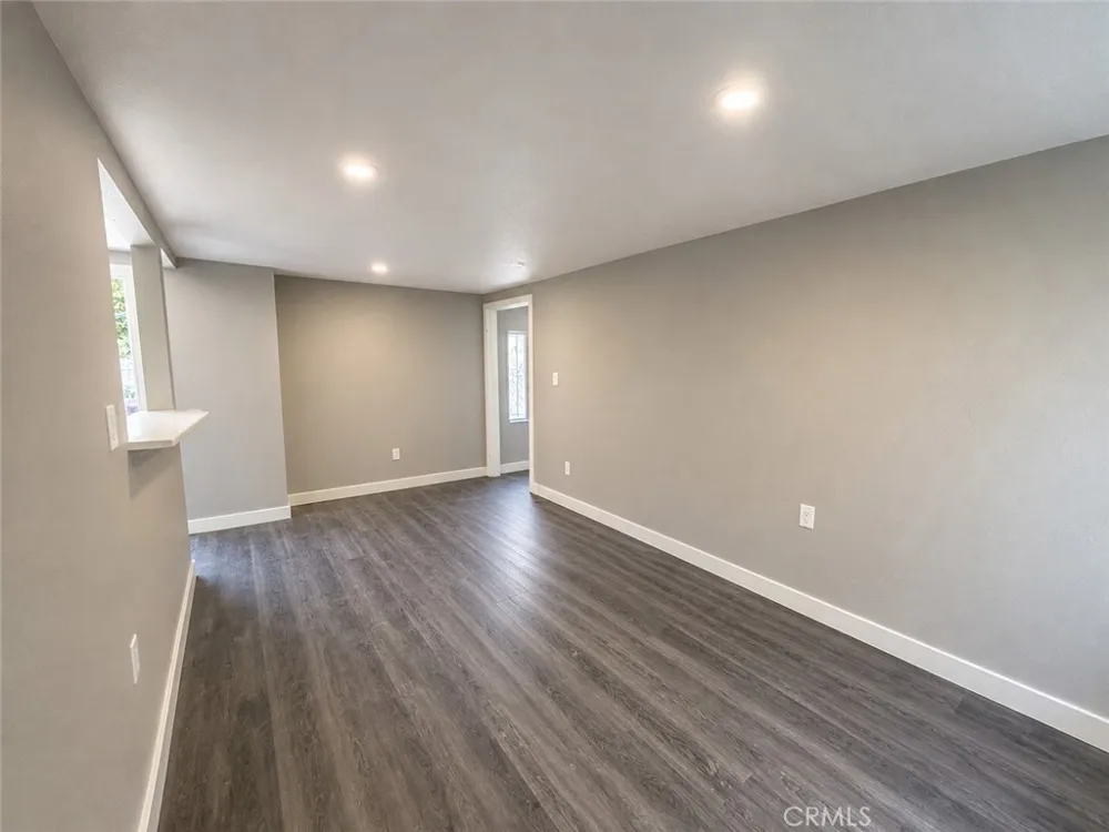 1153 E 50th #2 Los Angeles, CA 90011