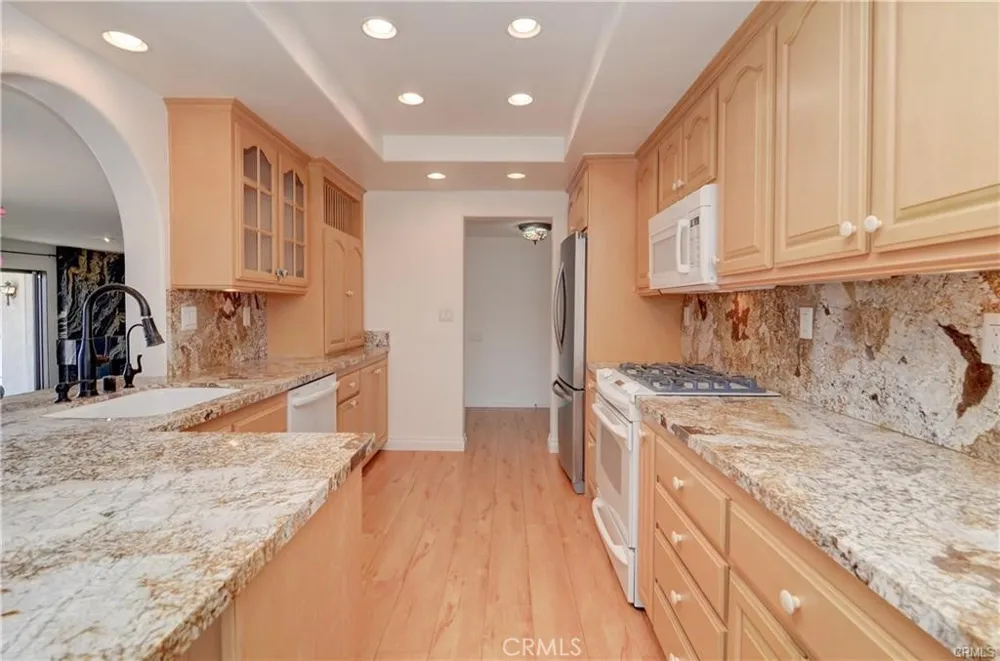 22484 Petra Mission Viejo, CA 92692