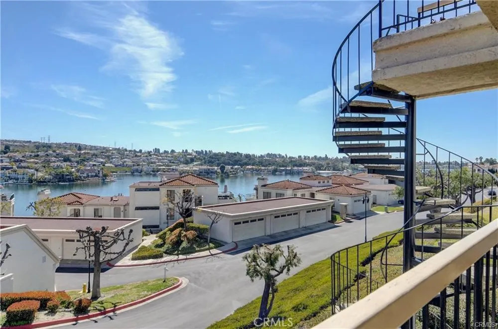 22484 Petra Mission Viejo, CA 92692