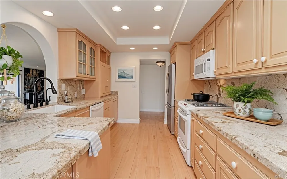 22484 Petra Mission Viejo, CA 92692