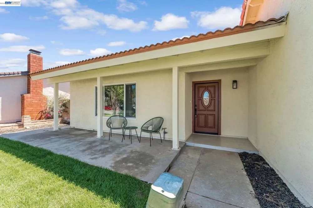 2624 Damien Ave La Verne, CA 91750