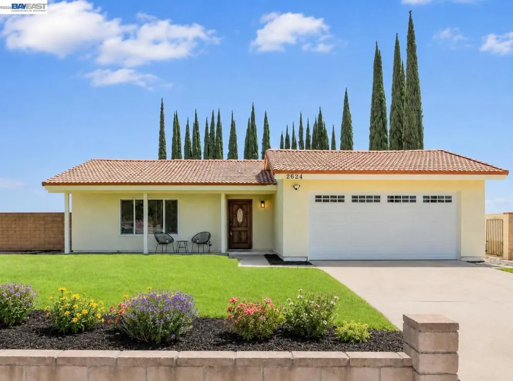 2624 Damien Ave La Verne, CA 91750