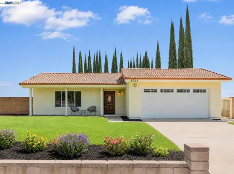 2624 Damien Ave