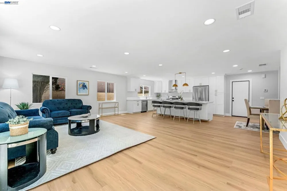 2624 Damien Ave La Verne, CA 91750