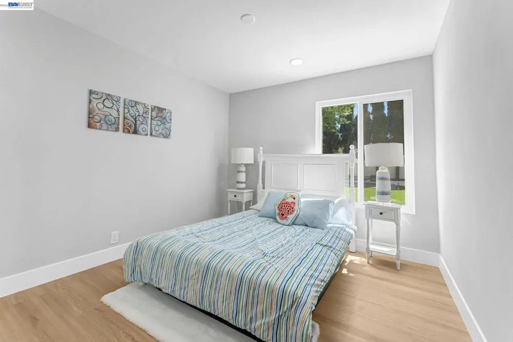 2624 Damien Ave La Verne, CA 91750