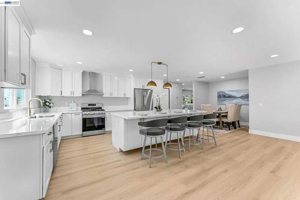 2624 Damien Ave La Verne, CA 91750