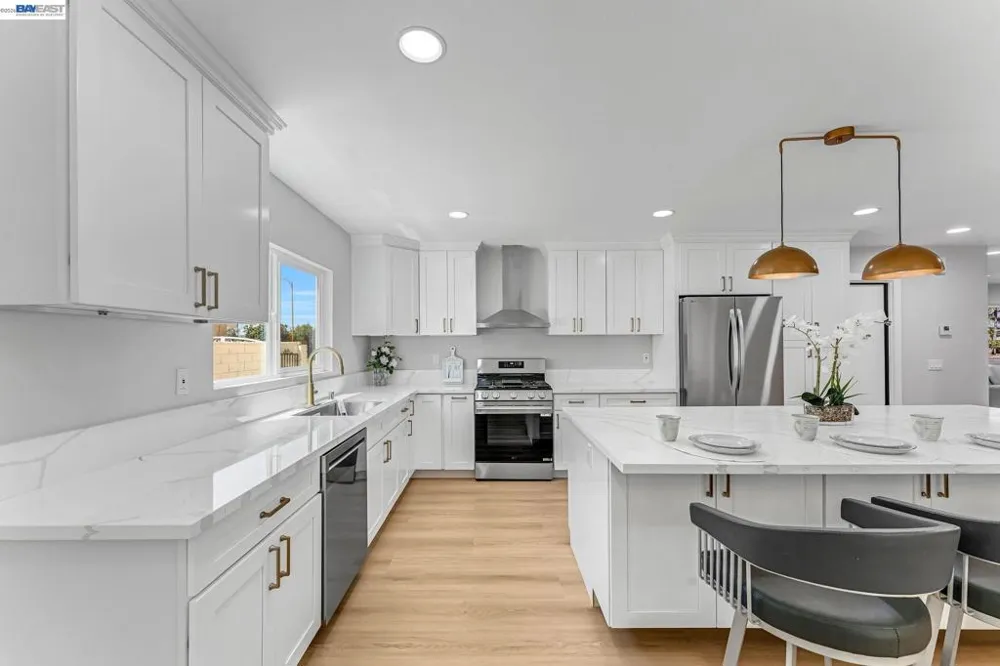 2624 Damien Ave La Verne, CA 91750