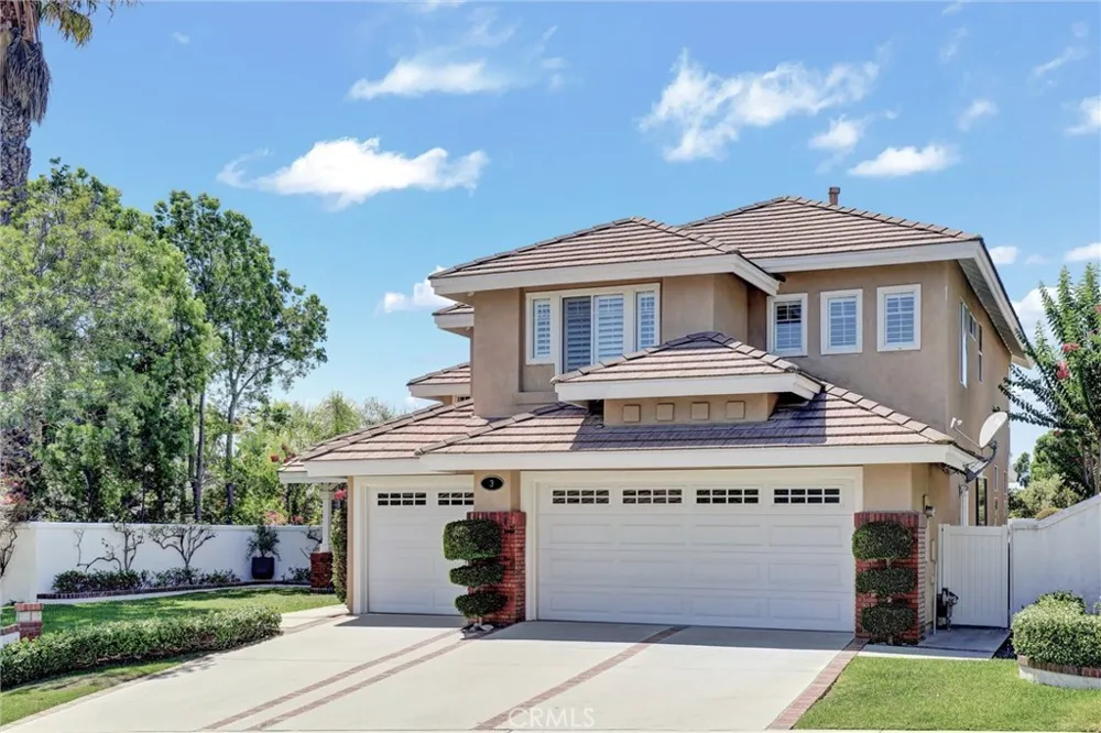 3 Alonda Lake Forest, CA 92610