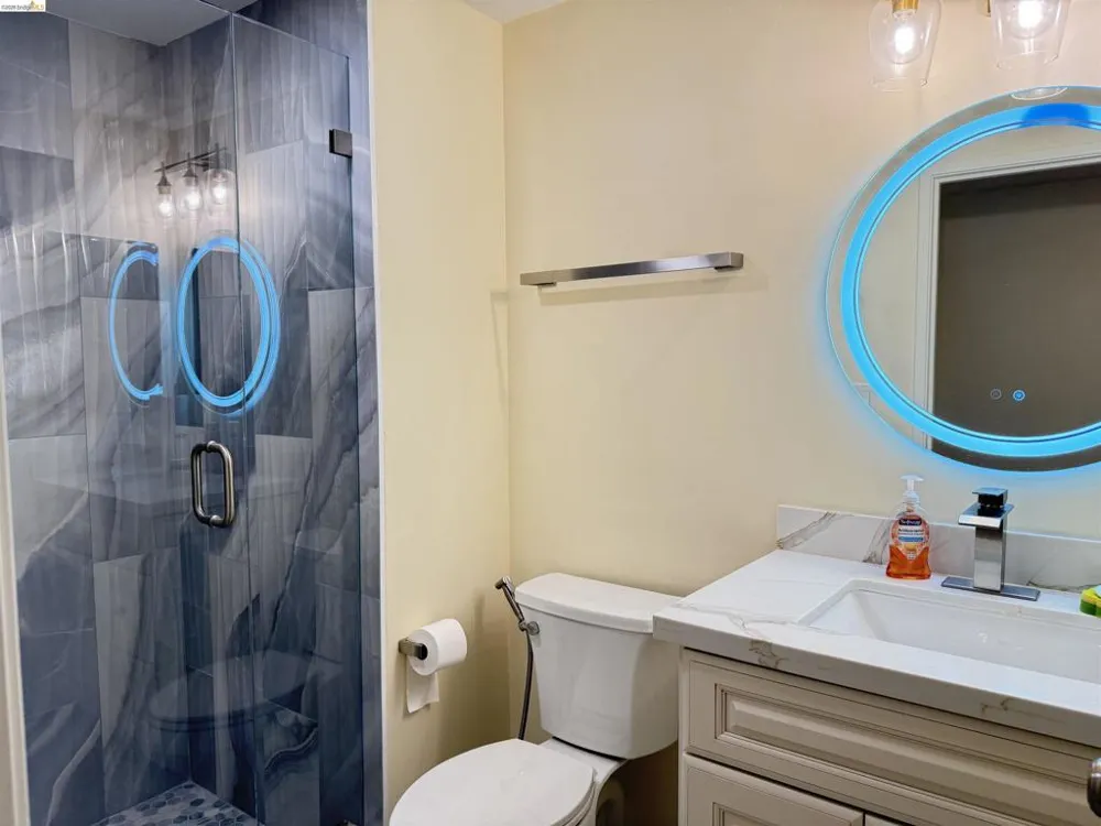 6363 Christie Ave #606 Emeryville, CA 94608
