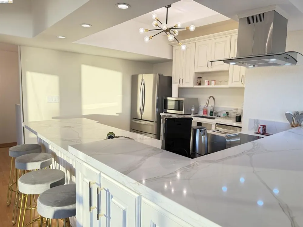 6363 Christie Ave #606 Emeryville, CA 94608