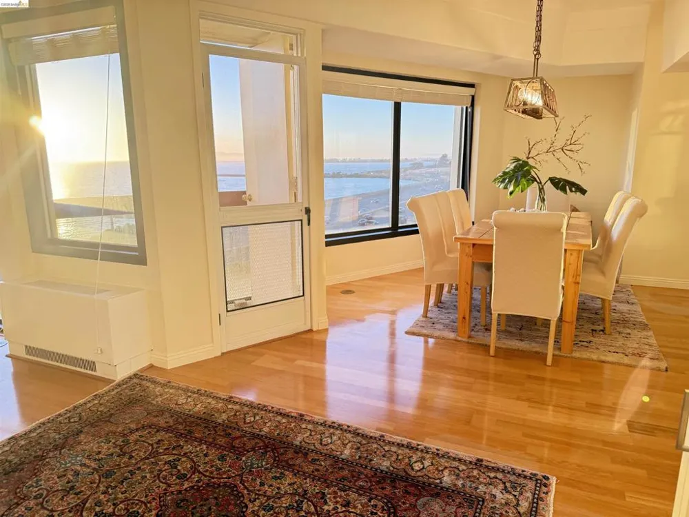 6363 Christie Ave #606 Emeryville, CA 94608