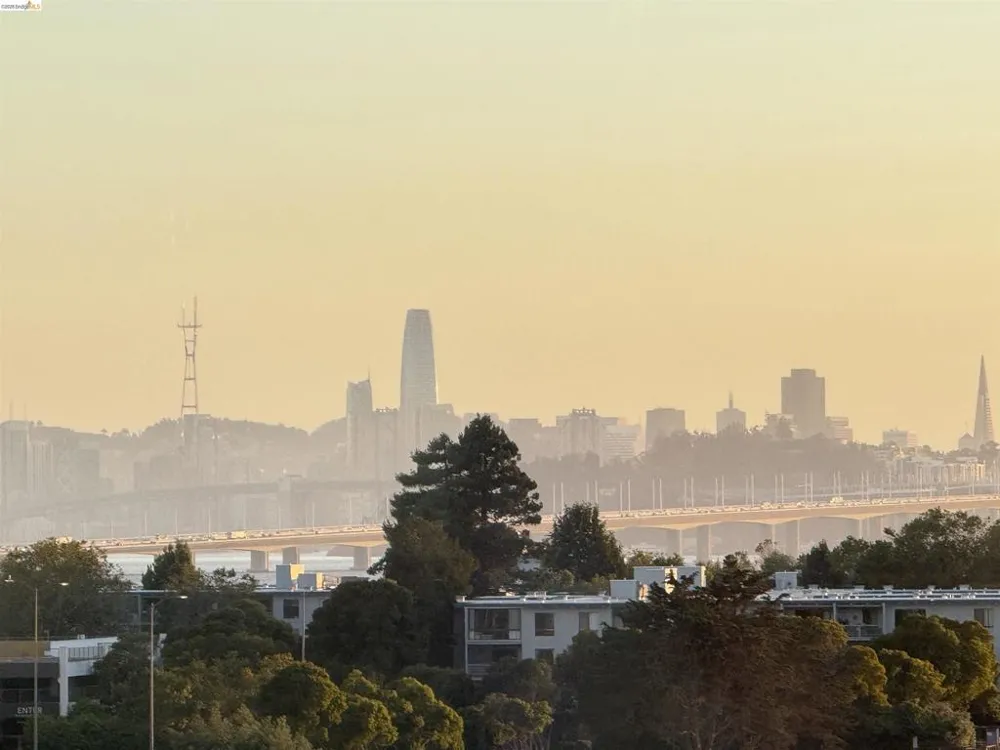 6363 Christie Ave #606 Emeryville, CA 94608