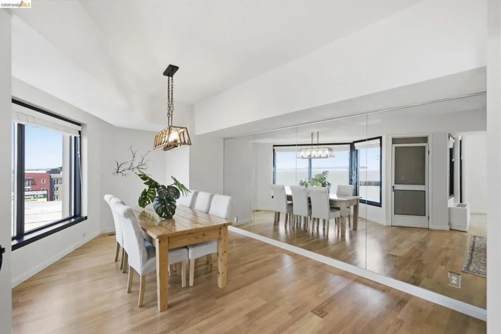 6363 Christie Ave #606 Emeryville, CA 94608