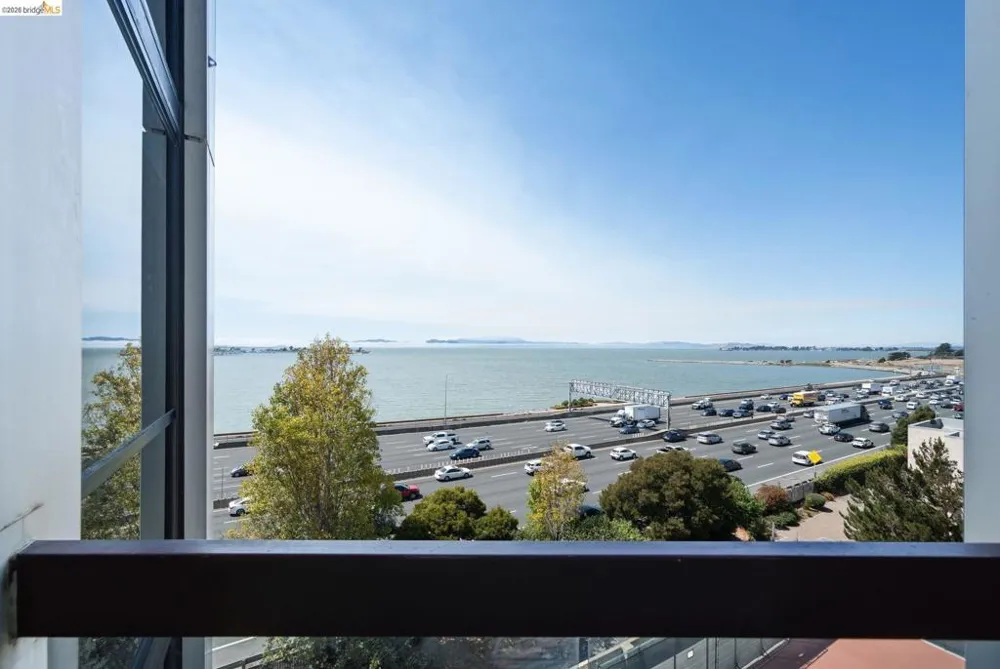 6363 Christie Ave #606 Emeryville, CA 94608
