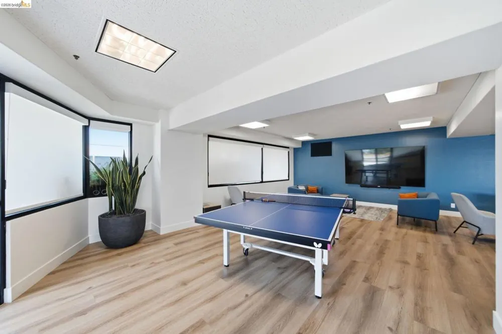 6363 Christie Ave #606 Emeryville, CA 94608